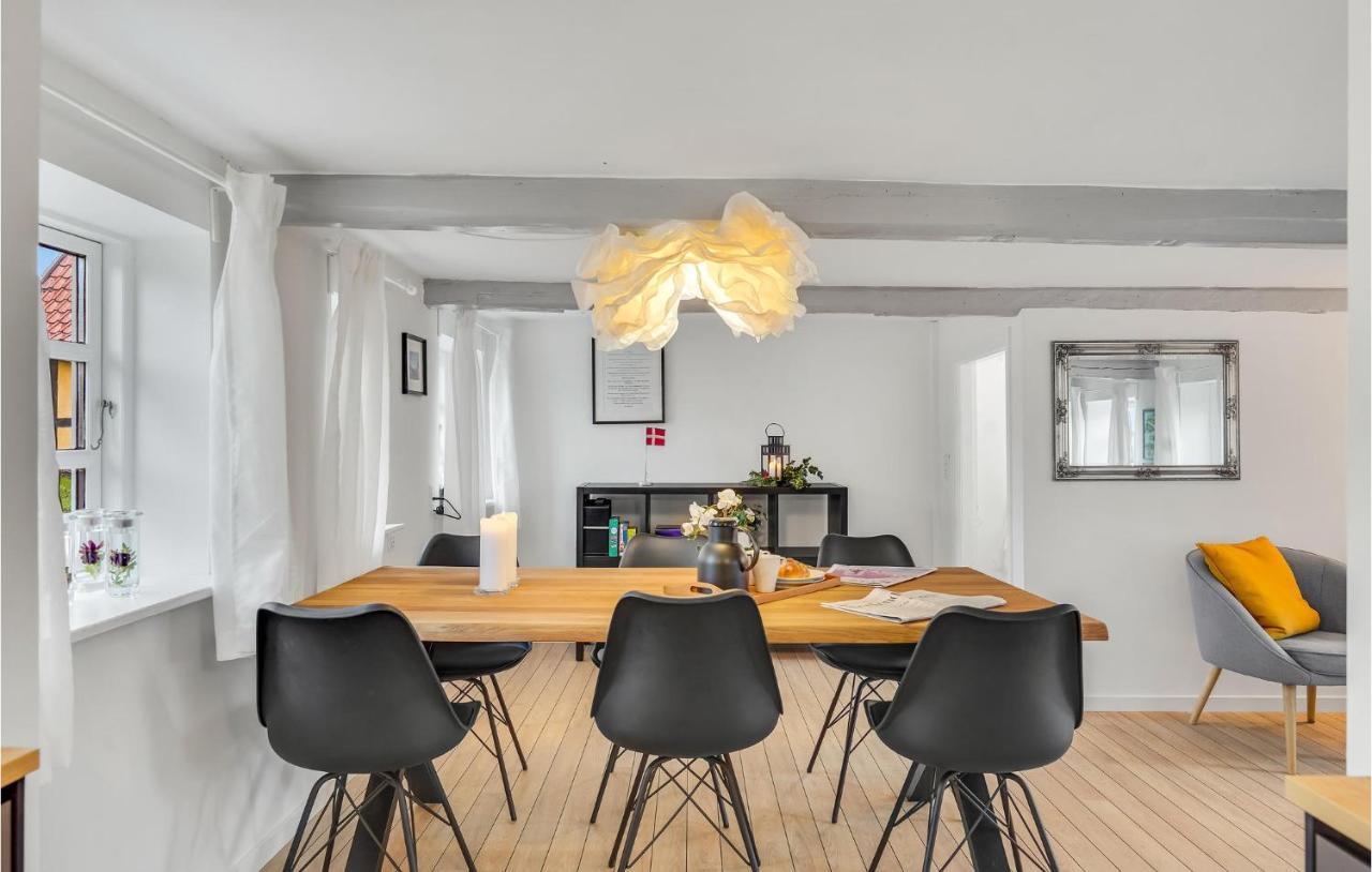 Nice Home In Aeroskobing With Kitchen エクステリア 写真